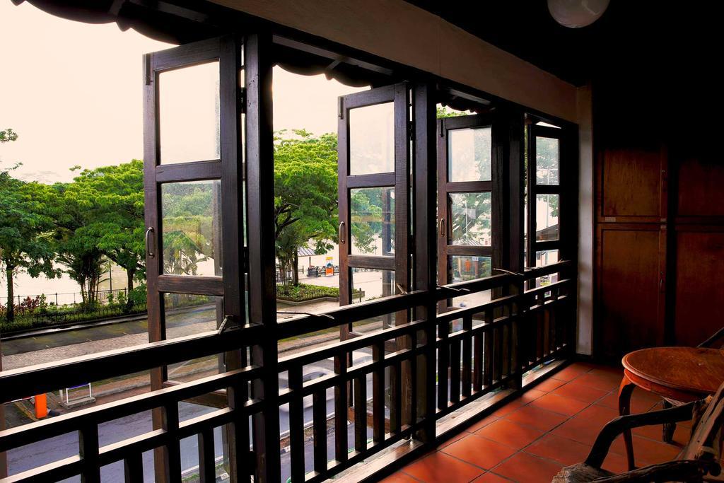 Kuching Waterfront Lodge Exterior photo